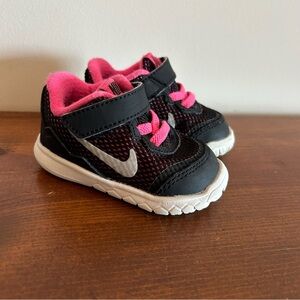 Baby Girl Nike Sneakers Size 3C black and pink